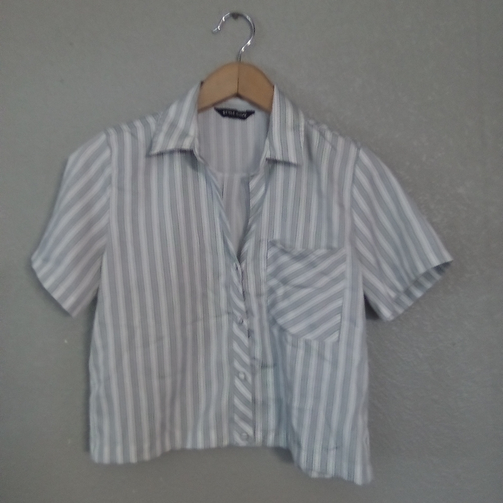 Style Envy Striped Short Sleeve Button-Up Shirt ( Bag N )